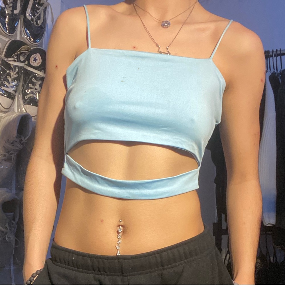 cut out crop top